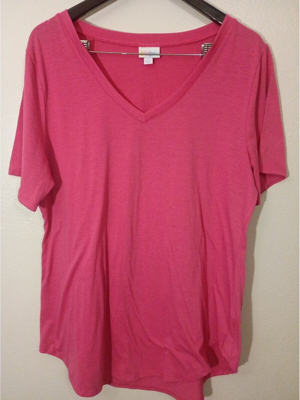LuLaRoe Pink V-Neck Short Sleeve Shirt Size L